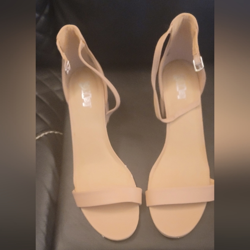 Brash Sandals block heel sz 12